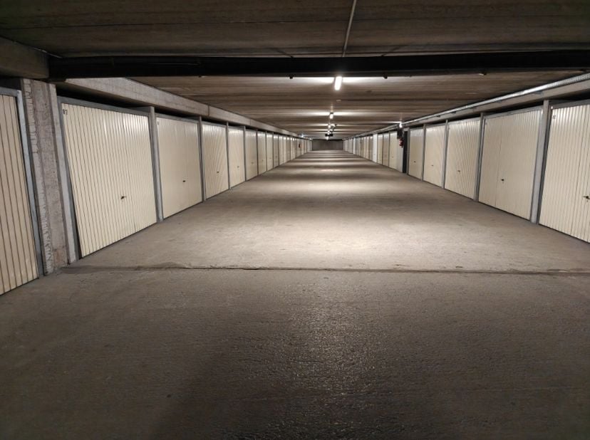 Garage te huur in Zeedijk 424,
                    8670 Oostduinkerke