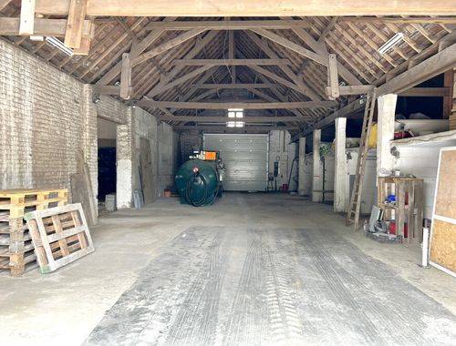                                         Entrepôt à vendre à Menen, € 330.000
