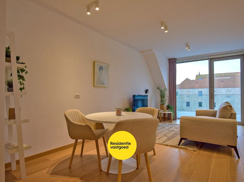 Op de site van het voormalige Clarissenklooster in het stadscentrum van het prachtige Nieuwpoort vindt u dit perfect onderhouden appartement terug (64