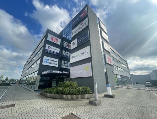                                         Bureaux à louer à Antwerpen, € 757,50
