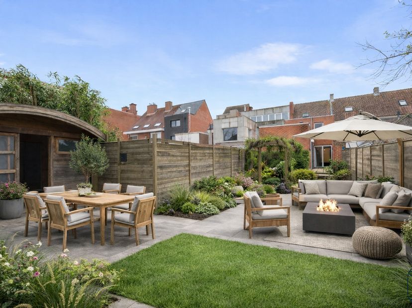 Te koop: charmante woning met garage en gezellige stadstuin in hartje Waregem!<br />
In een rustige zijstraat van het centrum van Waregem vinden we de