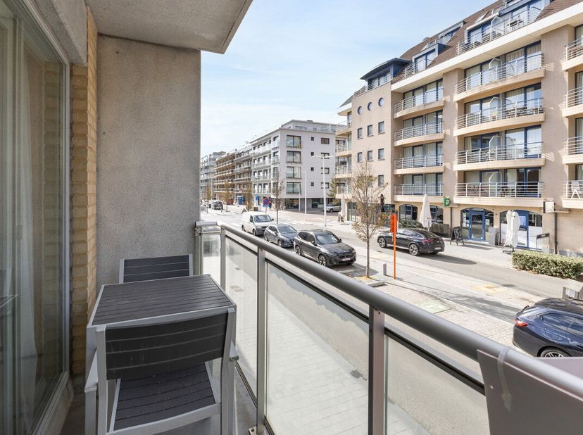 À vendre : appartement 3 chambres à Nieuwpoort-Bad Cet appartement prêt à emménager de trois chambres est situé dans un immeuble récent au cur de Nieu