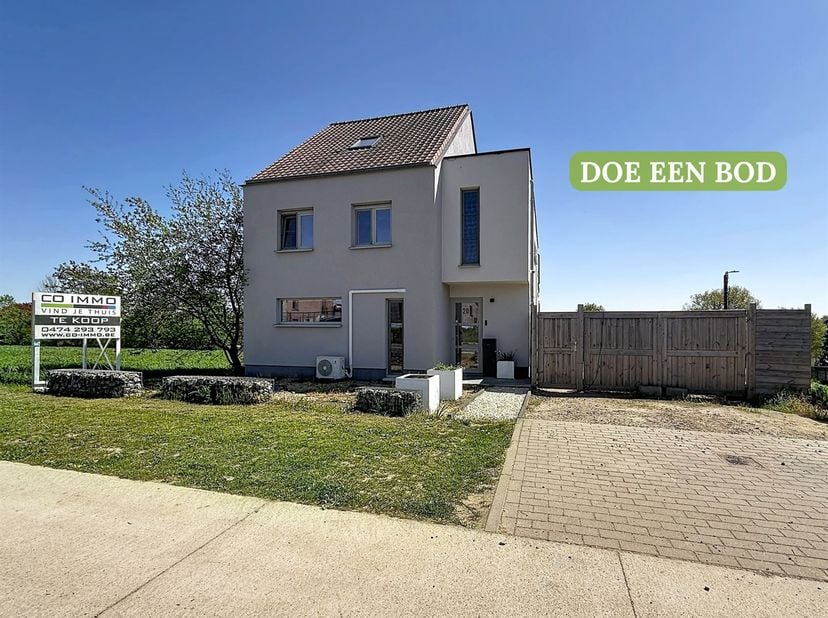 Consultez la visite virtuelle de cette propriété sur le site web de Co Immo.<br />
<br />
Spacieuse maison rénovée avec jardin située à Bekkevoort,