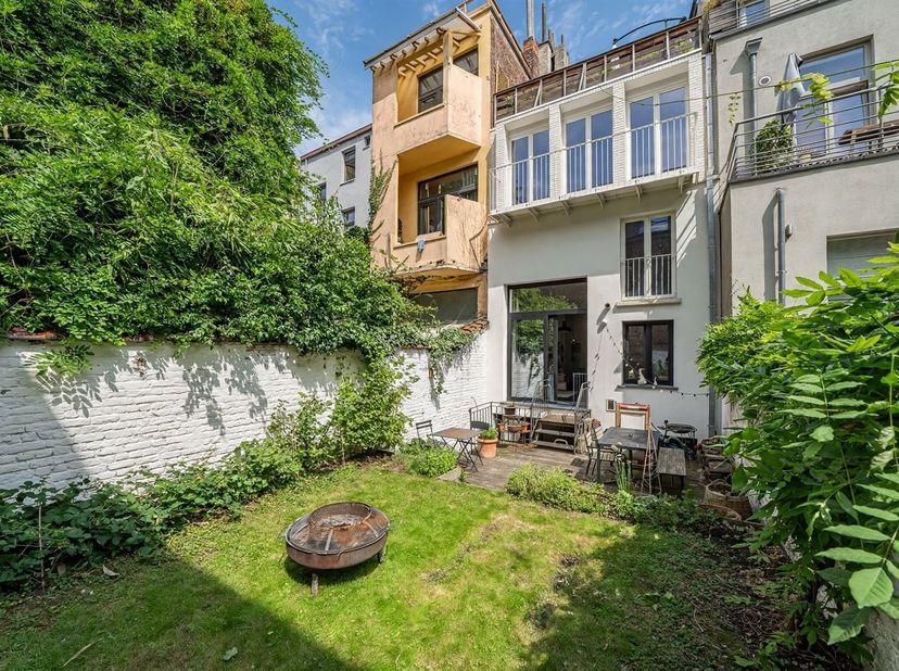 Appartement te koop in ,
                    1050 Elsene
