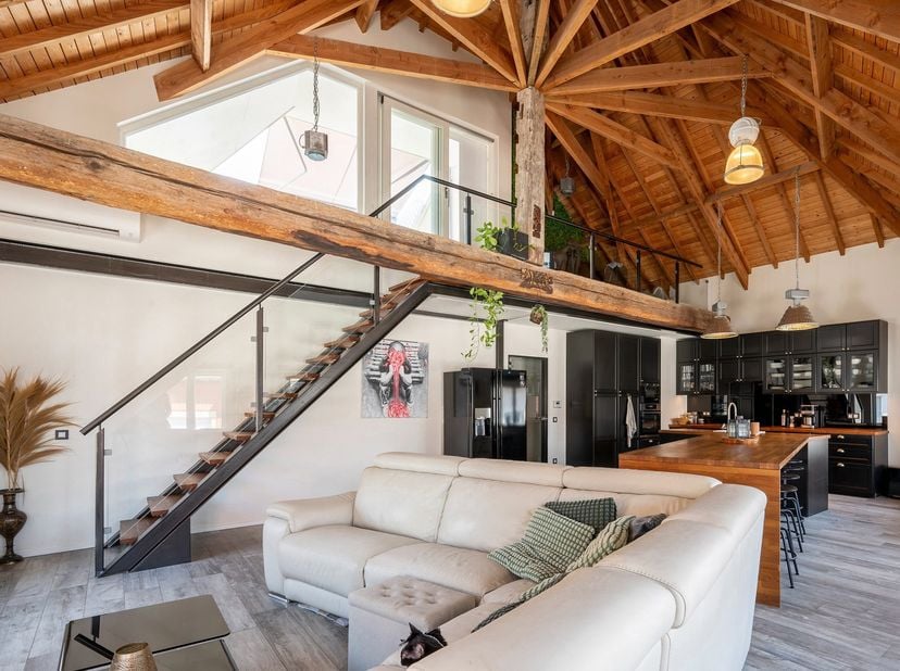 Prachtig appartement met 3 slaapkamers, bureauruimte en zuidoostgericht terras in hartje Mechelen.<br />
BEKIJK ZEKER ONZE (VIRTUELE) GRONDPLANNEN EN
