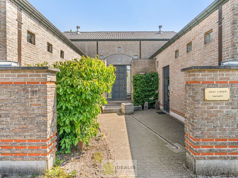 Maison à vendre
                    à 3930 Achel