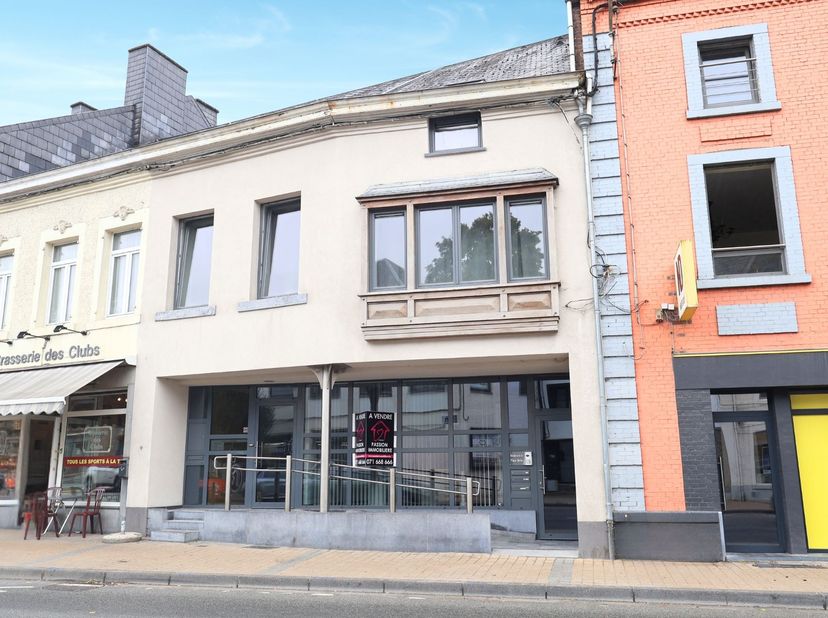 Bedrijfsvastgoed te koop
                    in 5620 Florennes