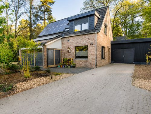                                         Villa à vendre à Essen, € 585.000
