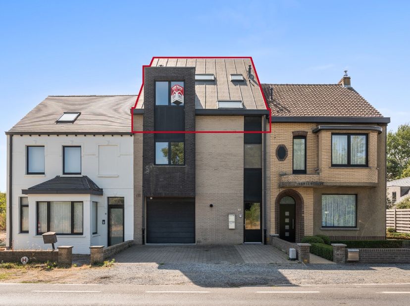 Ruim appartement in Sint-Idesbald, bij zee, openbaar vervoer en groene omgeving. Dit verzorgd appartement in Sint-Idesbald combineert comfort, ruimte
