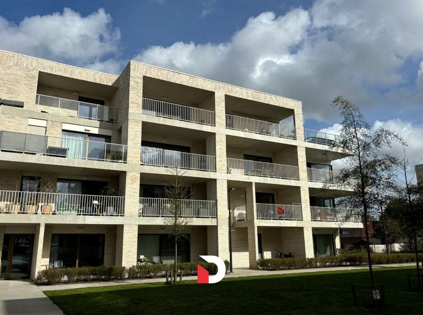 Appartement à louer
                    à 8000 Sint-Pieters