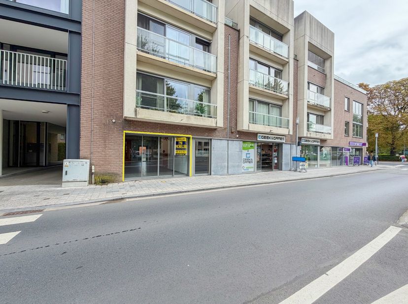 Bedrijfsvastgoed te huur in Tacambaroplein 6,
                    9700 Oudenaarde