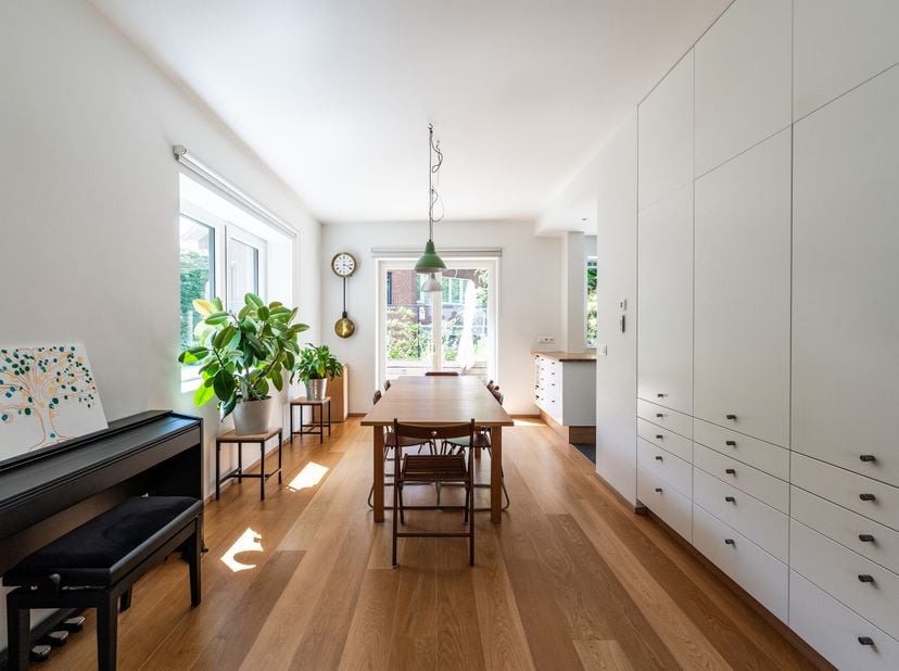 AUDERGHEM, dans le quartier très prisé du Chant d’Oiseau, à proximité immédiate du Parc et de toutes les facilités, lumineuse MAISON 3 façades (4-5ch/