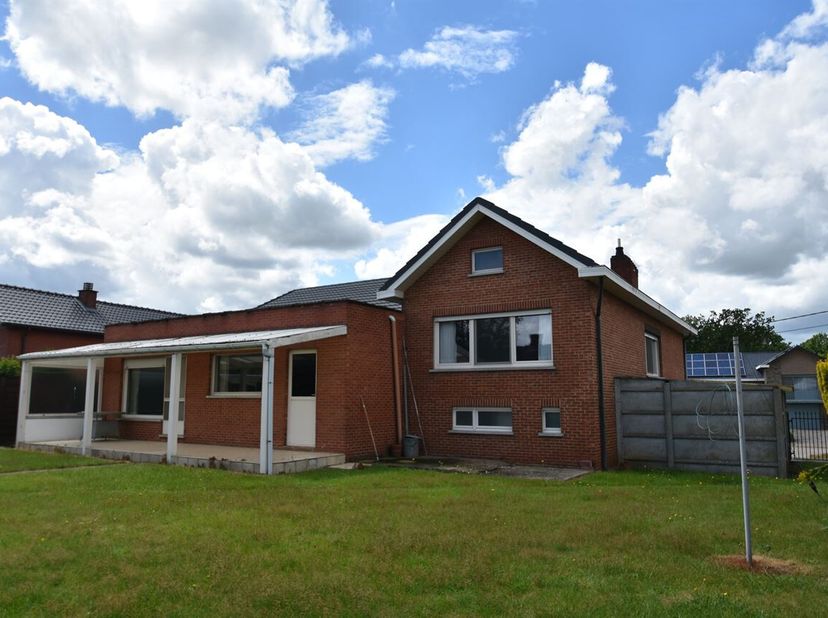 NIEUW BIJ ANIMO VASTGOED!<br />
Charmante en ruime splitlevel woning op een toplocatie vlak bij de Paalse Plas en E313<br />
In het mooie en rustig ge