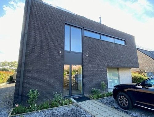                                         Bien commercial à louer à Hamme, € 950
