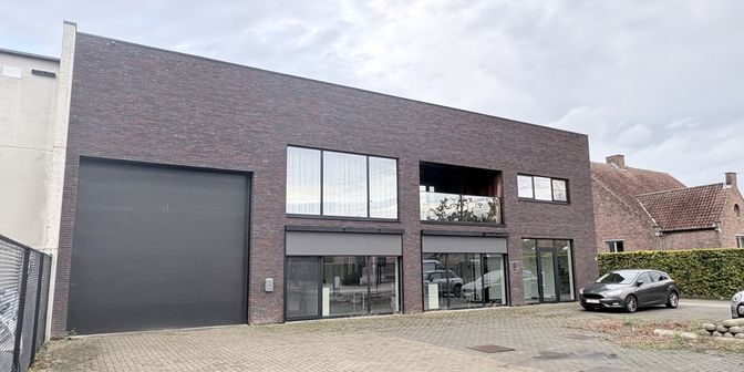 Bedrijfsvastgoed te huur in Ambachtstraat 8, 2340 Beerse