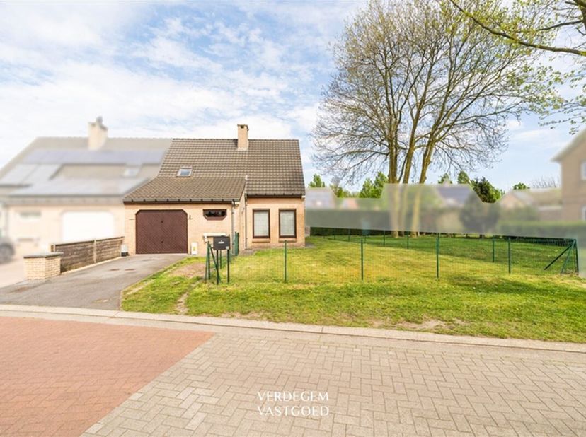 Situation<br />
Découvrez cette maison prête à emménager, située dans un quartier résidentiel calme et accueillant pour les enfants à Evergem-Kerkbrug