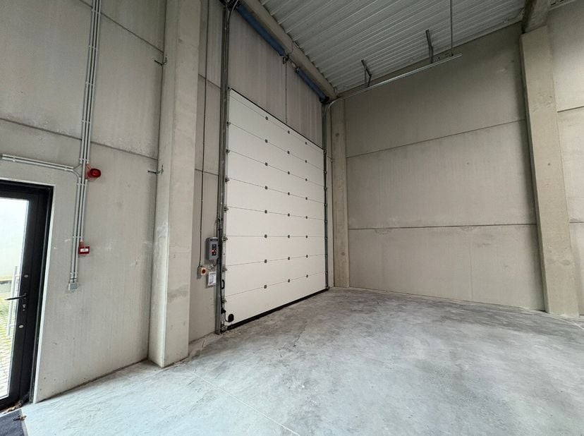 Bien professionnel à louer
                    à 3800 Sint-Truiden