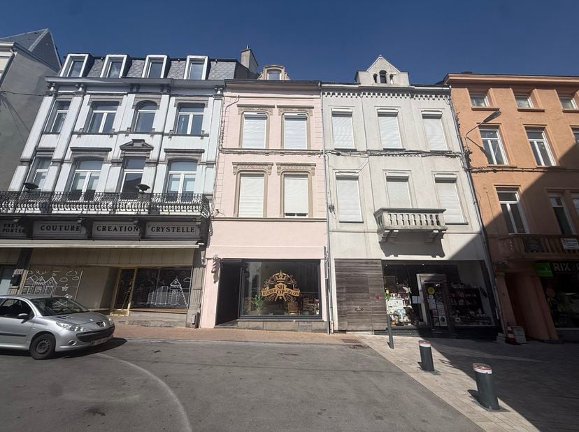 Bedrijfsvastgoed te koop
                    in 6700 Arlon