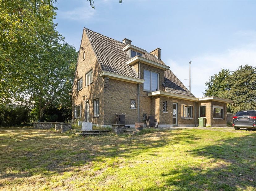 Huis te koop in Voetweg Eine 2,
                    9700 Oudenaarde