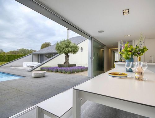                                         Villa te koop in Izegem, € 1.050.000
