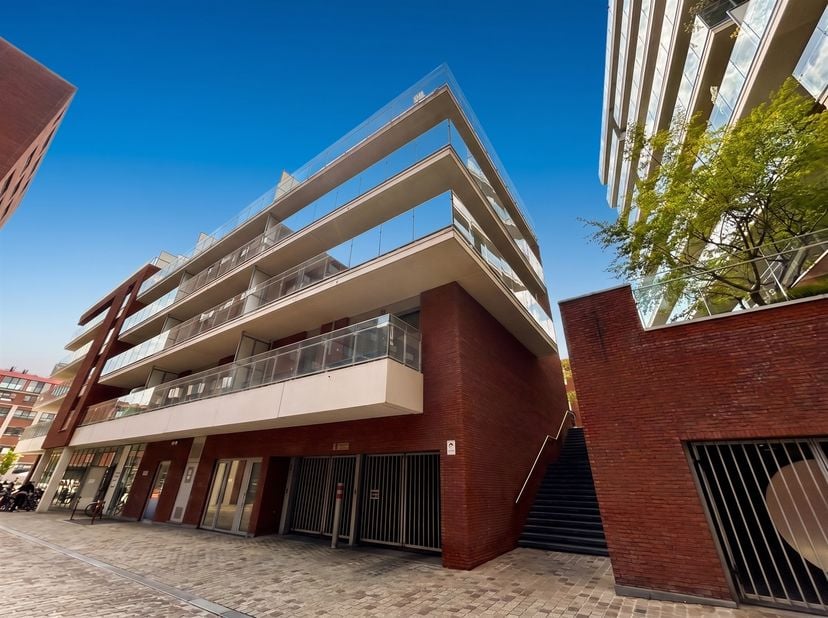 OPEN DEUR Woe. 22/7 Dit gemeubeld 1-slaapkamer appartement is vrijblijvend te bezichtigen op woensdag 22 juli tussen 18u00 en 19u00. U bent van harte