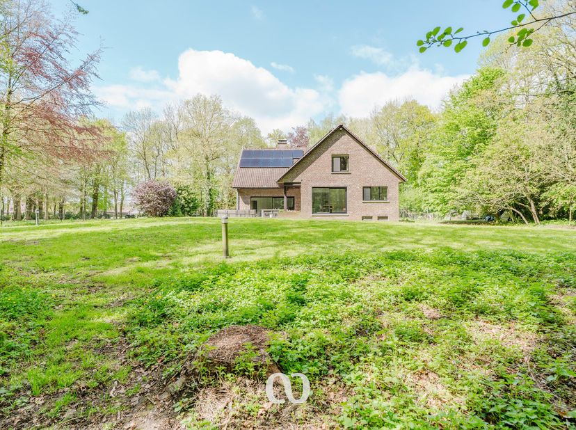 INSCRIVEZ-VOUS POUR LA PREMIÈRE VISITE DU MERCREDI 13 MAI SUR NOTRE SITE WEB !<br />
Vous recherchez une maison exceptionnellement située sur un terra
