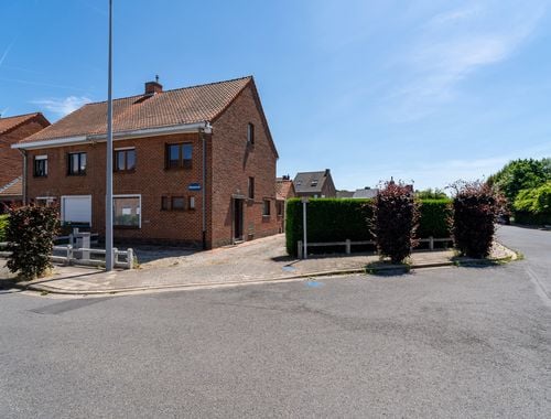                                         Woning te koop in Sint-Eloois-Vijve, € 240.000
