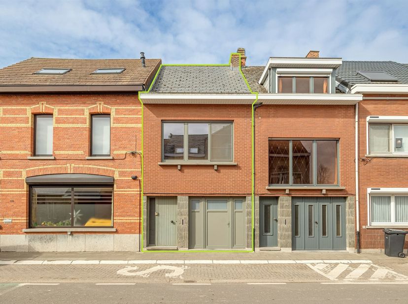 Ruime gezinswoning met drie slaapkamers en aangepast aan rolstoelgebruikers<br />
<br />
Deze unieke gezinswoning aan de Mechelsesteenweg in Blaasve
