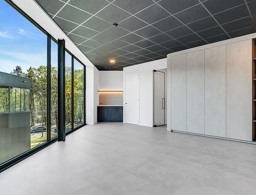                                         Kantoorruimte te huur in As, € 3.900
