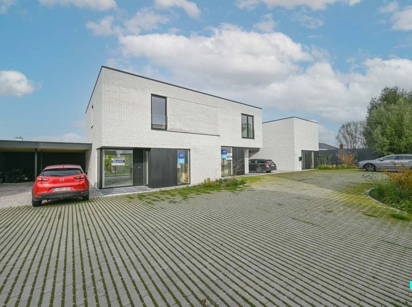 Huis Verkocht
                    in 8870 Izegem