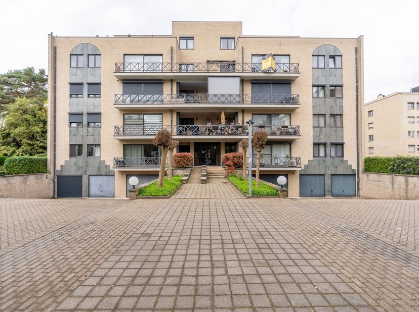 Energiezuinig appartement met 2 slaapkamers in het centrum van Maasmechelen<br />
<br />
Ligging: <br />
<br />
Dit appartement is uitstekend gele