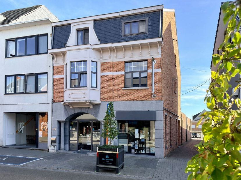 Bedrijfsvastgoed te koop in Bergstraat 157,
                    2220 Heist-op-den-Berg