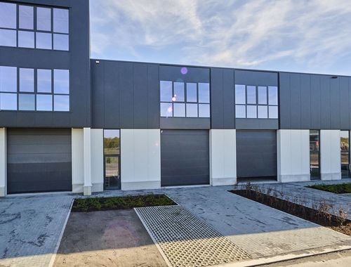                                         Bâtiment d’entreprise à vendre à Genk, € 295.000
