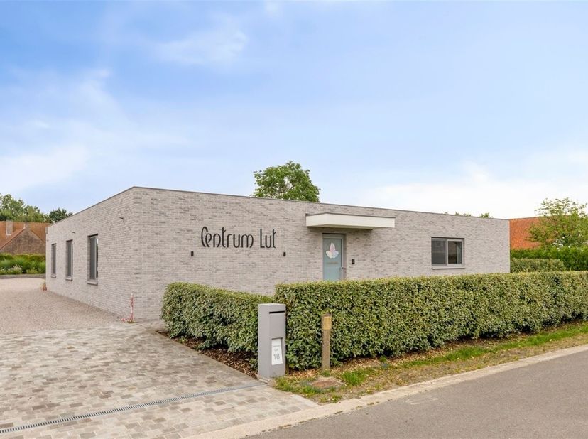 Bedrijfsvastgoed te koop in Peeshoek 18,
                    9790 Elsegem