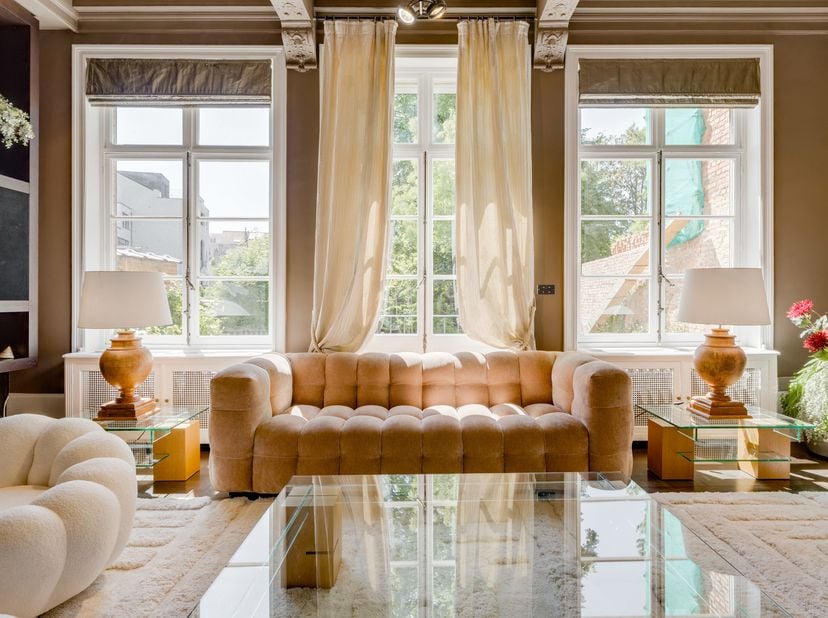 IXELLES – Op de prestigieuze avenue Molière, op een steenworp afstand van het Brugmannplein en alle faciliteiten, charmant HUIS (5 slpk/3 bdk) uit 191