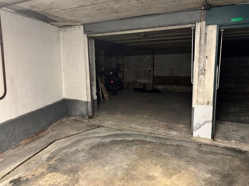 Garagebox te koop in Deurne<br />
Deze garagebox bevindt zich op de Bisschoppenhoflaan te Deurne. <br />
De box maakt deel uit van een ondergronds gar
