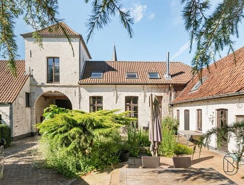                                         Burgerswoning te koop in Orroir, € 550.000
