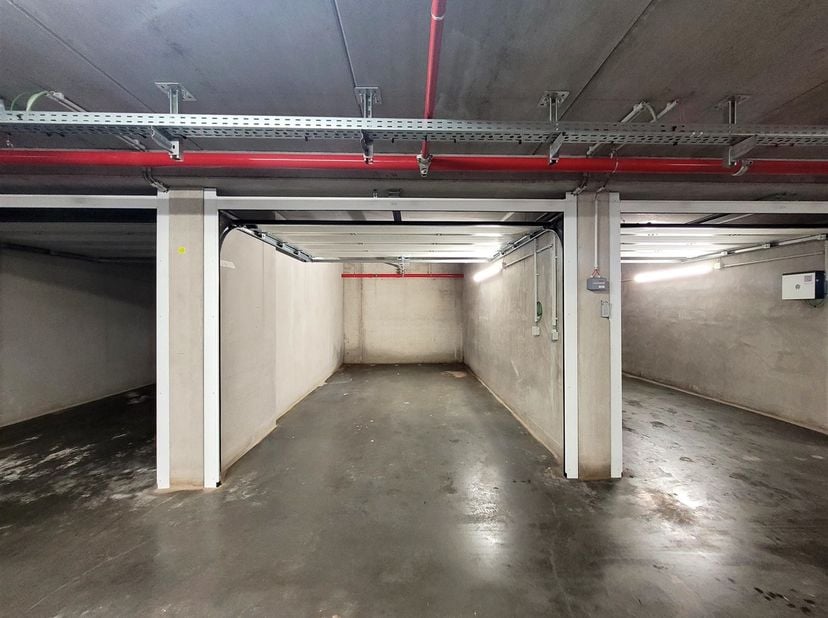 Gesloten garagebox te huur in nieuwbouwresidentie Eclips.<br />
Dichtbij het centrum van Middelkerke.<br />
Er is de mogelijkheid om een elektrische