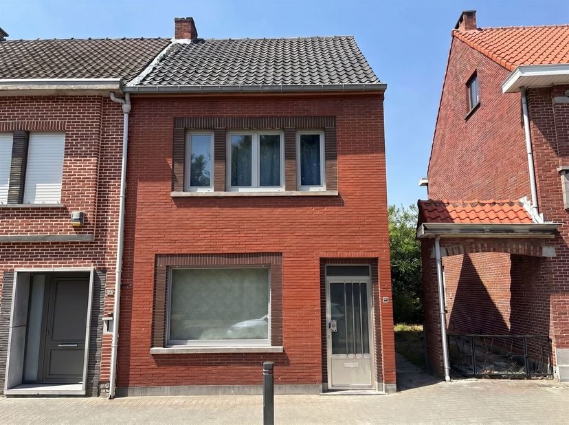 Te renoveren woning met tal van mogelijkheden. <br />
<br />
Bent u op zoek naar een renovatieproject dat u volledig naar eigen smaak kunt uitwerken?