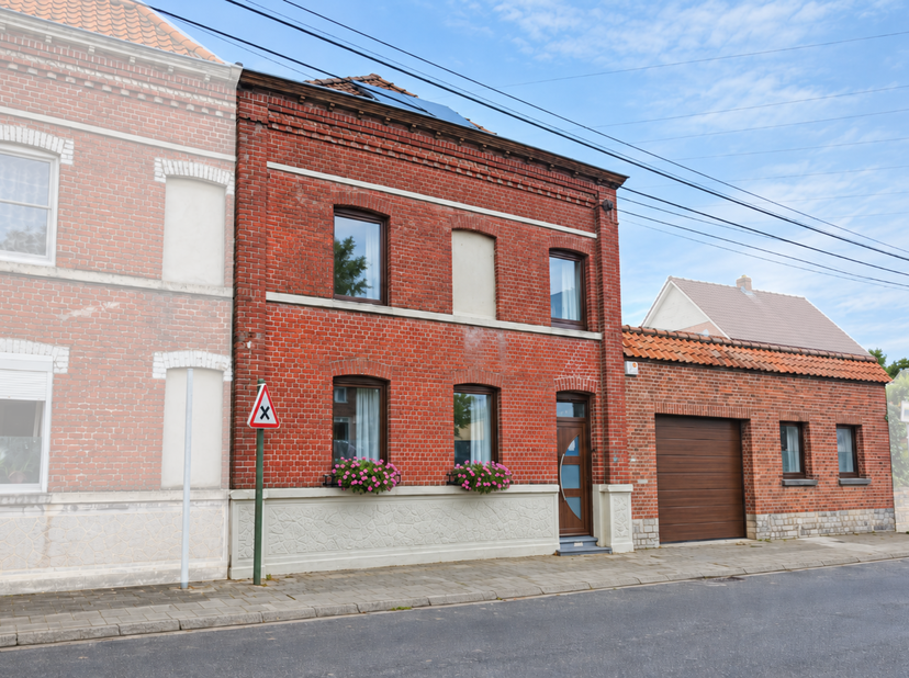 Maison à vendre à ,
                    7500 Ère
