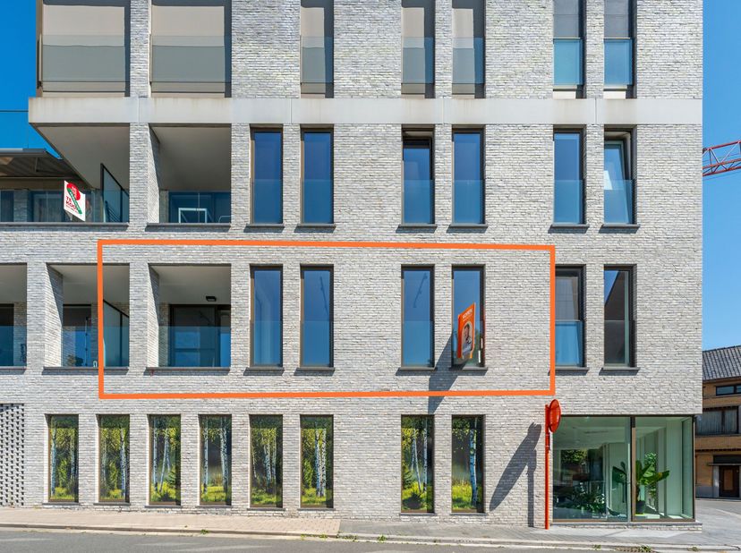 Dit recent en energiezuinig appartement is gelegen op wandelafstand van de grote markt en werd gebouwd in 2021.<br />
*mogelijkheid tot aankoop staanp