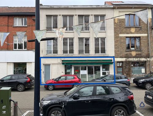                                         Bien commercial à louer à Gent, € 850

