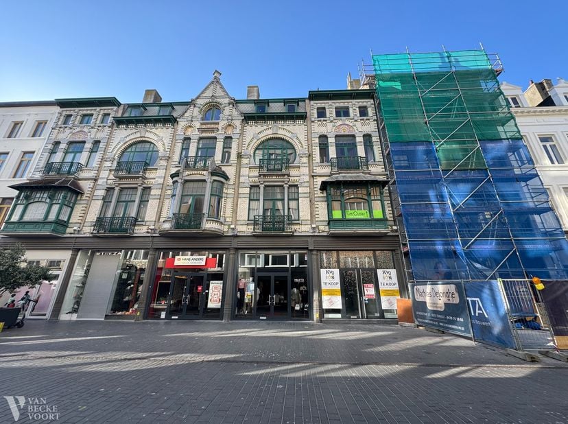 Bedrijfsvastgoed te koop in Adolf Buylstraat 30,
                    8400 Oostende
