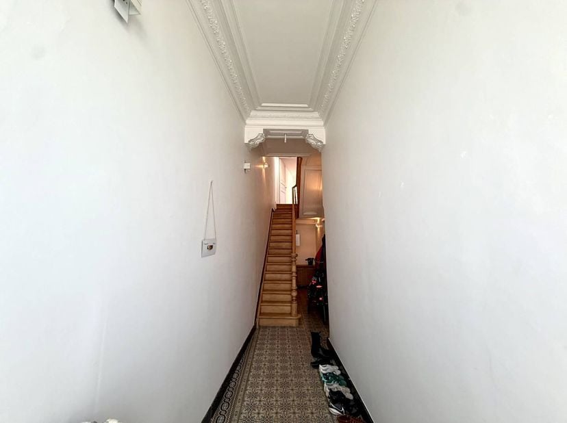 Vous recherchez un bâtiment de caractère dans la capitale du Limbourg ? Ce manoir de Hasselt allie charme historique et confort de vie agréable et pos