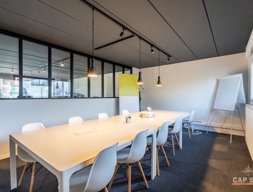                                         Bureaux à louer à Waterloo, € 400
