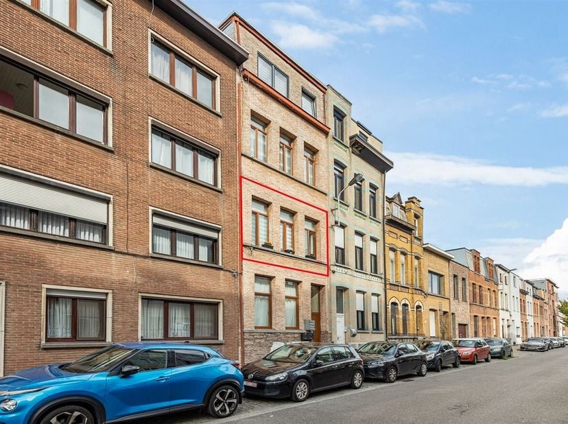 Instapklaar appartement met 2 slaapkamers te huur in Hoboken!<br />
Ligging: Dit appartement bevindt zich in de Golfstraat in Hoboken, op wandelafstan