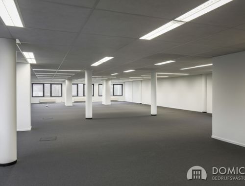                                         Kantoorruimte te huur in Roeselare, € 1.663
