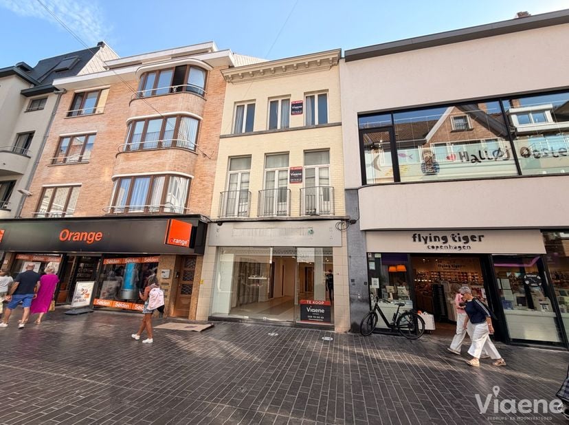 Bien professionnel à louer
                    à 8400 Oostende