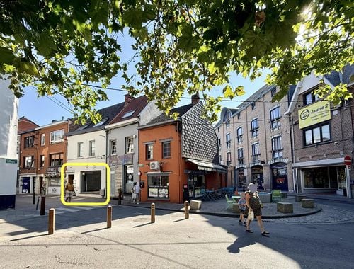                                         Bien professionnel à louer à Wavre, € 800
