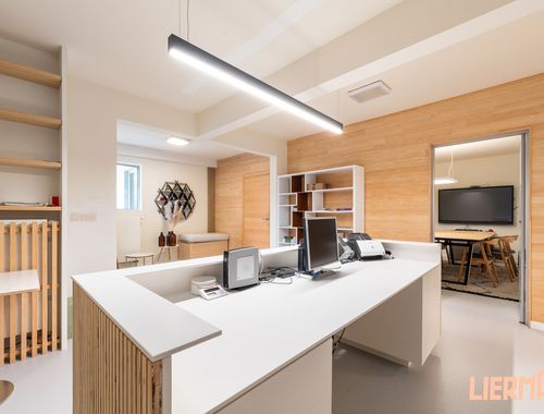                                         Commercieel Gebouw te koop in Herzele, € 450.000
